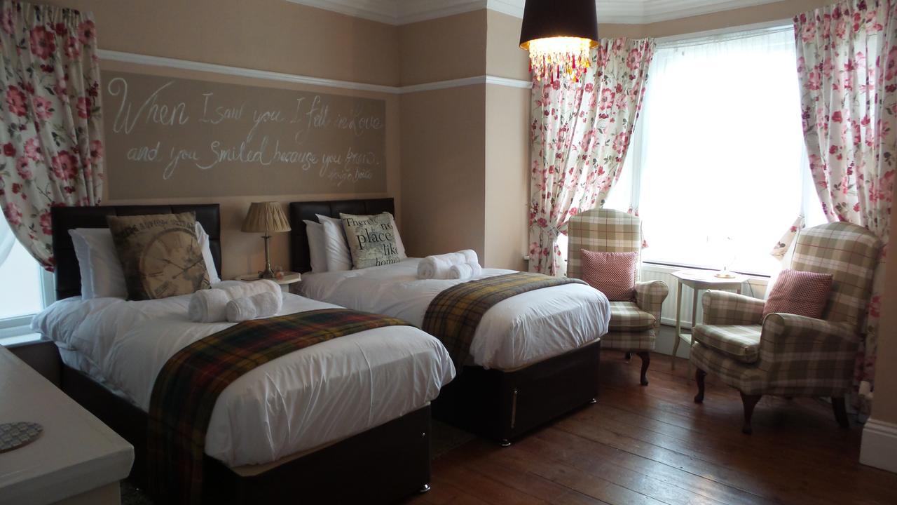 シェリンガム Hooray Henrys Bed & Breakfast エクステリア 写真